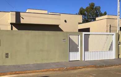 Imagem: A casa possui 2 Dormitórios e está localizado em Diamantino