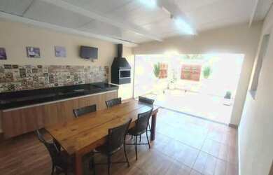 Imagem: O apartamento possui 2 Dormitórios, 2 Banheiros, 100m² de