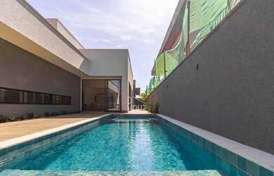 Imagem 16: Casa com 4 SUÍTES à venda, 287 m² por R$ 2.800.000 - Residencial Goiânia...