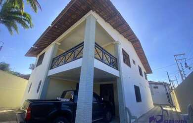 Imagem: A casa possui 4 Dormitórios, 4 Banheiros, 2 Vagas na garagem