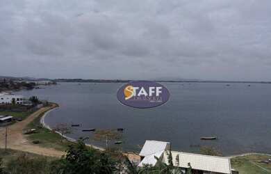 Imagem: A casa possui 3 Dormitórios, 3 Banheiros, 1 Vaga na garagem