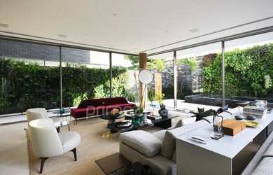 Imagem: A casa em condomínio possui 4 Dormitórios, 5 Banheiros, 5