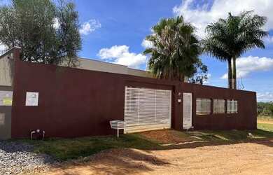 Imagem: A casa em condomínio possui 3 Dormitórios, 4 Banheiros, 2