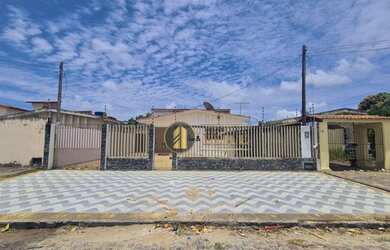 Imagem: A casa possui 5 Dormitórios, 5 Banheiros, 5 Vagas na garagem