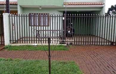 Imagem: A casa possui 2 Dormitórios, 1 Banheiro, 2 Vagas na garagem