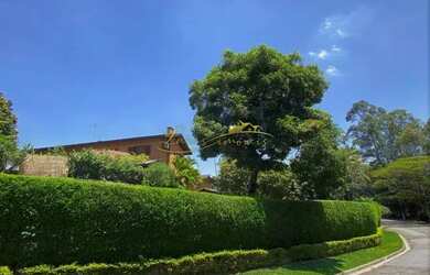 Imagem: A casa em condomínio possui 4 Dormitórios, 5 Banheiros, 5