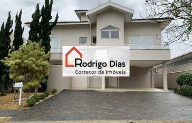 Imagem: A casa em condomínio possui 3 Dormitórios, 4 Banheiros, 2