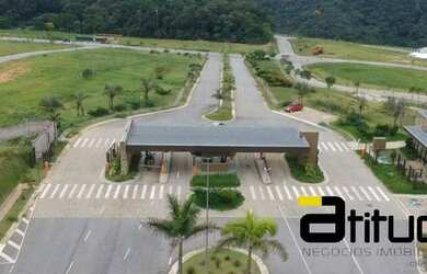 Imagem: O terreno possui 773m² de Área e está localizado em Quintas