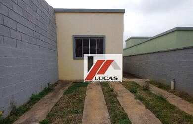 Imagem: A casa possui 2 Dormitórios, 1 Banheiro, 2 Vagas na garagem