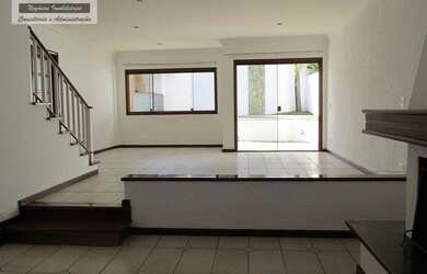 Imagem: A casa em condomínio possui 5 Dormitórios, 5 Banheiros, 5