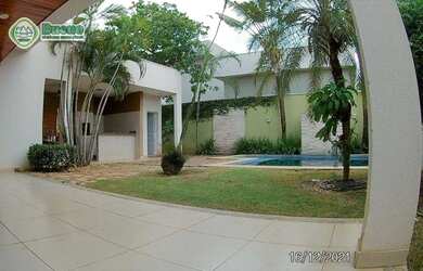 Imagem: A casa em condomínio possui 5 Dormitórios, 5 Banheiros, 4