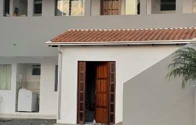 Imagem: O apartamento possui 1 Dormitório, 1 Banheiro, 180m² de Área