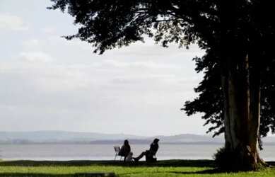 Imagem: A casa em condomínio possui 4 Dormitórios, 5 Banheiros, 3