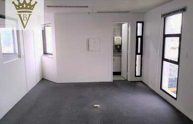 Imagem: O depósito possui 2 Vagas na garagem, 80m² de Área e está