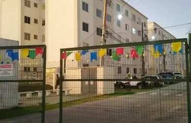 Imagem: O apartamento possui 2 Dormitórios, 1 Banheiro, 2 Vagas na