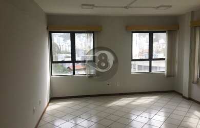 Imagem: O depósito possui 1 Vaga na garagem, 45m² de Área e está