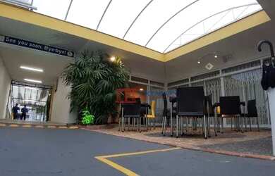 Imagem: A casa possui 3 Dormitórios, 3 Banheiros, 5 Vagas na garagem