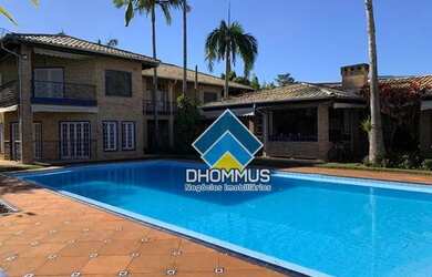 Imagem: A casa em condomínio possui 5 Dormitórios, 5 Banheiros, 5