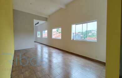 Imagem: O depósito possui 1 Vaga na garagem, 200m² de Área e Imóvel