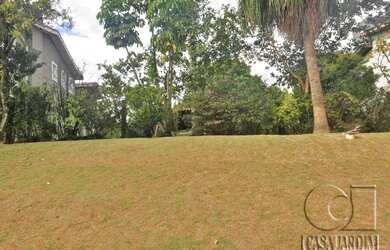 Imagem: O terreno possui 560m² de Área e está localizado em Alphaville