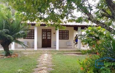 Imagem: A casa em condomínio possui 4 Dormitórios, 3 Banheiros, 4