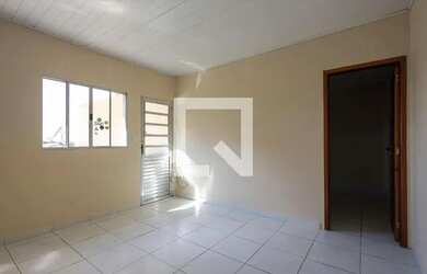 Imagem: A casa possui 1 Dormitório, 1 Banheiro e 60m² de Área e está