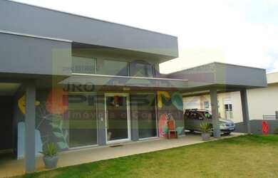 Imagem: A casa em condomínio possui 5 Dormitórios, 5 Banheiros, 4