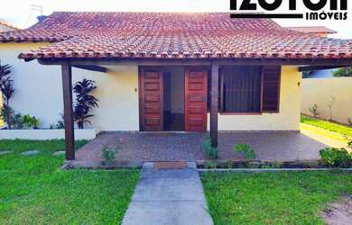 Imagem: A casa possui 3 Dormitórios, 3 Banheiros, 5 Vagas na garagem