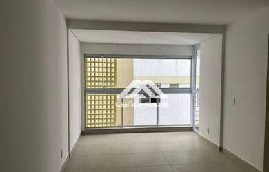 Imagem: O apartamento possui 1 Dormitório, 1 Banheiro, 1 Vaga na garagem