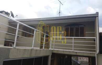 Imagem: A casa possui 2 Dormitórios, 2 Banheiros, 3 Vagas na garagem