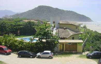 Imagem: A casa em condomínio possui 5 Dormitórios, 5 Banheiros, 5