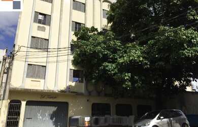 Imagem: O apartamento possui 3 Dormitórios, 1 Banheiro, 1 Vaga na garagem