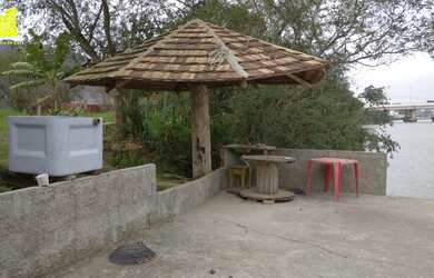 Imagem: O terreno possui 300m² de Área e está localizado em Penha