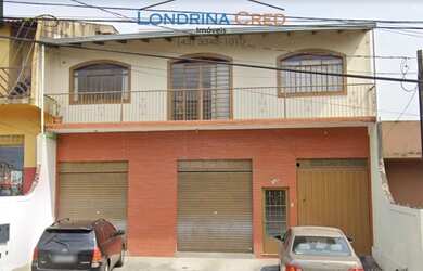 Imagem: A casa possui 5 Dormitórios, 2 Banheiros, 3 Vagas na garagem