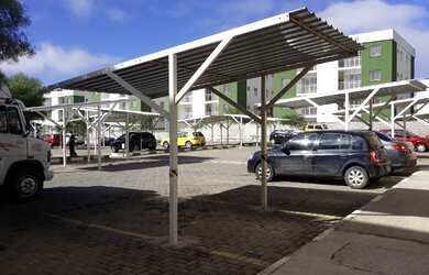 Imagem: O apartamento possui 2 Dormitórios, 1 Banheiro, 1 Vaga na garagem