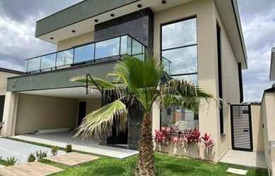 Imagem: A casa em condomínio possui 4 Dormitórios, 4 Banheiros, 4