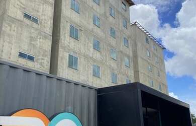 Imagem: O apartamento possui 2 Dormitórios, 1 Banheiro, 1 Vaga na garagem