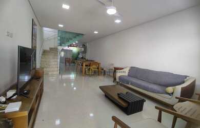 Imagem: A casa em condomínio possui 4 Dormitórios, 4 Banheiros, 2