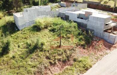 Imagem: O terreno possui 372m² de Área e está localizado em Bragança