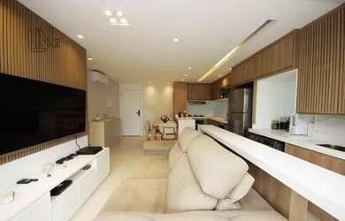 Imagem: O apartamento possui 2 Dormitórios, 2 Banheiros, 2 Vagas na