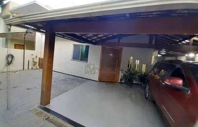 Imagem: A casa em condomínio possui 4 Dormitórios, 3 Banheiros, 3