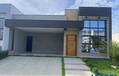 Imagem: A casa em condomínio possui 3 Dormitórios, 3 Banheiros, 4