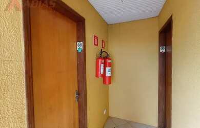 Imagem: O apartamento possui 1 Dormitório, 1 Banheiro, 1 Vaga na garagem