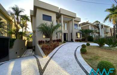 Imagem: A casa em condomínio possui 5 Dormitórios, 5 Banheiros, 5