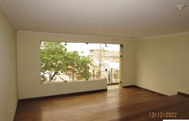 Imagem: A casa possui 4 Dormitórios, 2 Banheiros, 1 Vaga na garagem