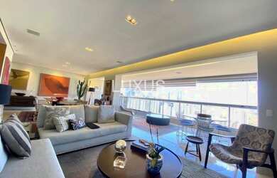 Imagem: O apartamento possui 4 Dormitórios, 4 Banheiros, 3 Vagas na