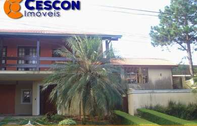 Imagem: A casa em condomínio possui 4 Dormitórios, 2 Banheiros, 2