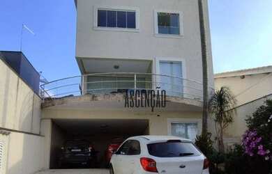 Imagem: A casa em condomínio possui 4 Dormitórios, 5 Banheiros, 4