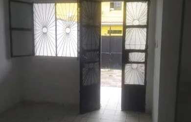 Imagem: A casa possui 2 Dormitórios, 1 Banheiro e 1 Vaga na garagem