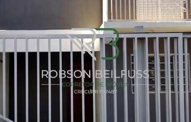 Imagem: A casa possui 3 Dormitórios, 2 Banheiros, 2 Vagas na garagem